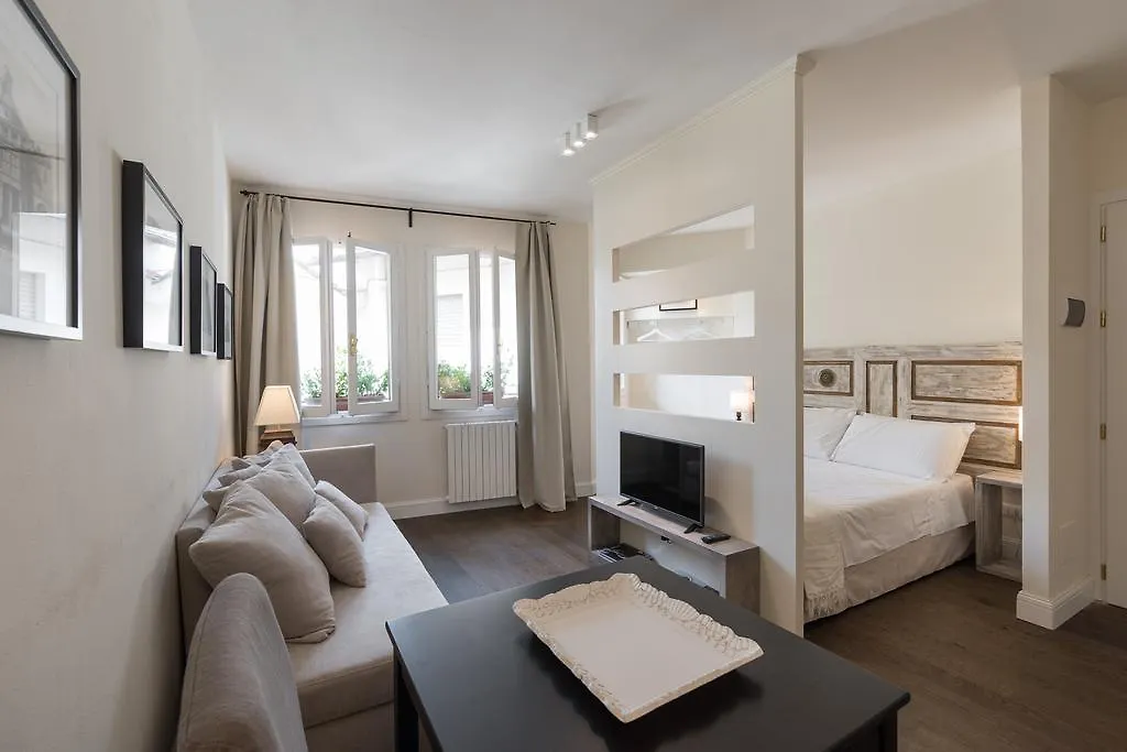شقة Novella Goldoni Suite-By Florence Concierge