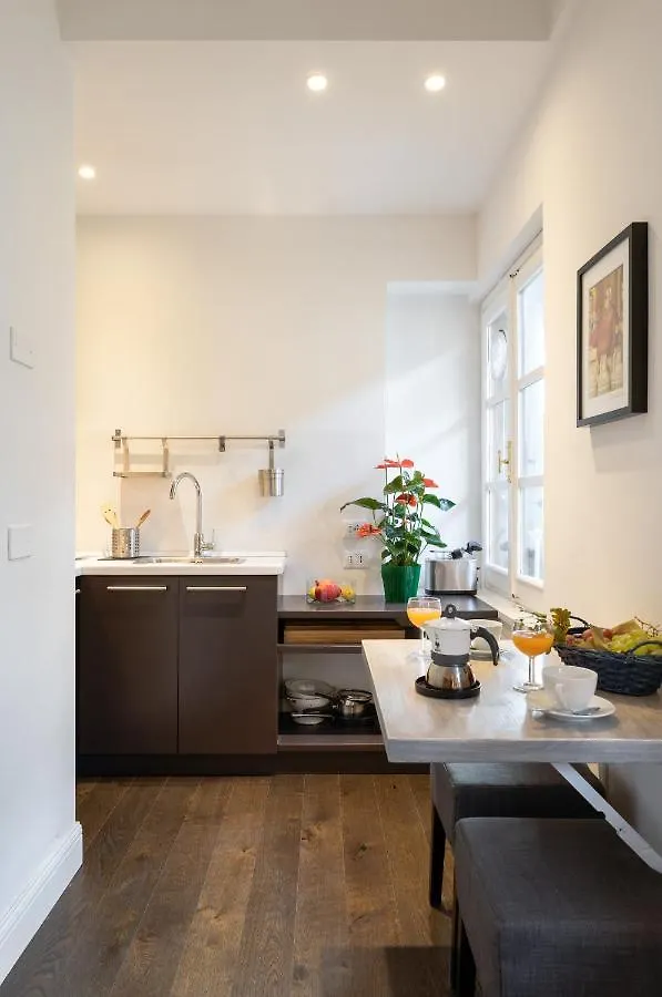 Novella Goldoni Suite-By Florence Concierge Apartment
